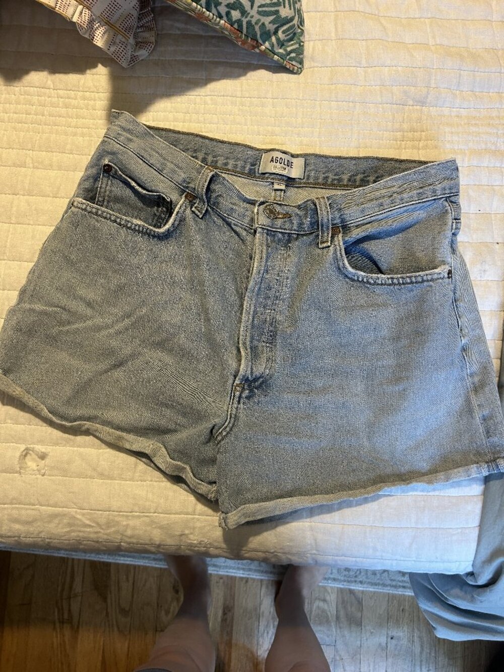 AGOLDE Light Wash Cuffed Denim Shorts Size 30